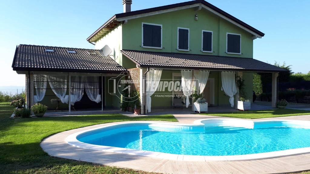 casa indipendente in vendita a Fornovo di Taro in zona Neviano de' Rossi