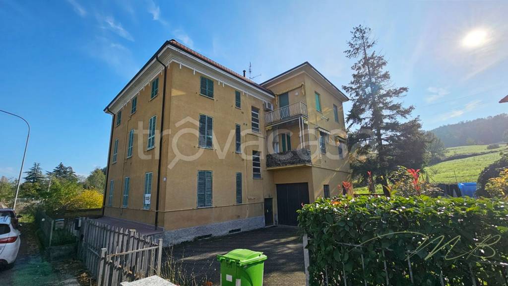 casa indipendente in vendita a Fornovo di Taro in zona Piazza