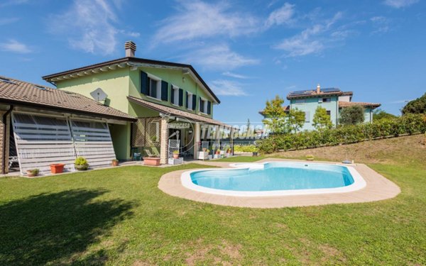 casa indipendente in vendita a Fornovo di Taro in zona Piazza