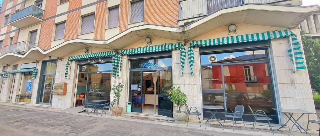 negozio in vendita a Fornovo di Taro in zona Piazza