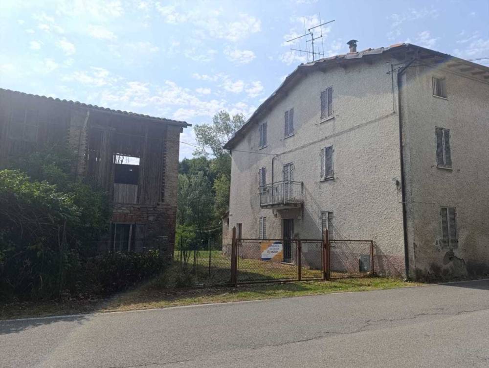 casa indipendente in vendita a Fornovo di Taro in zona Sivizzano