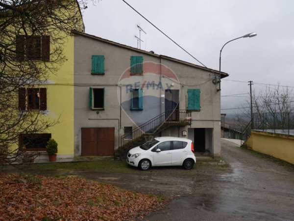 casa indipendente in vendita a Fornovo di Taro in zona Sivizzano