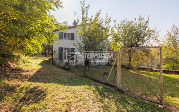 casa indipendente in vendita a Fornovo di Taro in zona Riccò