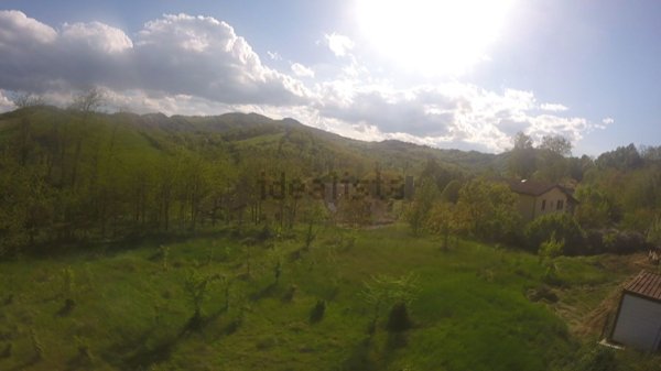 terreno edificabile in vendita a Fornovo di Taro in zona Respiccio