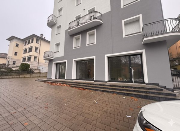 negozio in vendita a Fornovo di Taro in zona Piazza