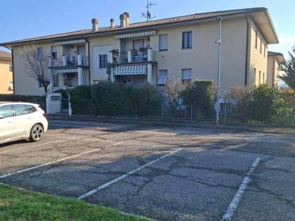 intera palazzina in vendita a Fornovo di Taro in zona Piazza