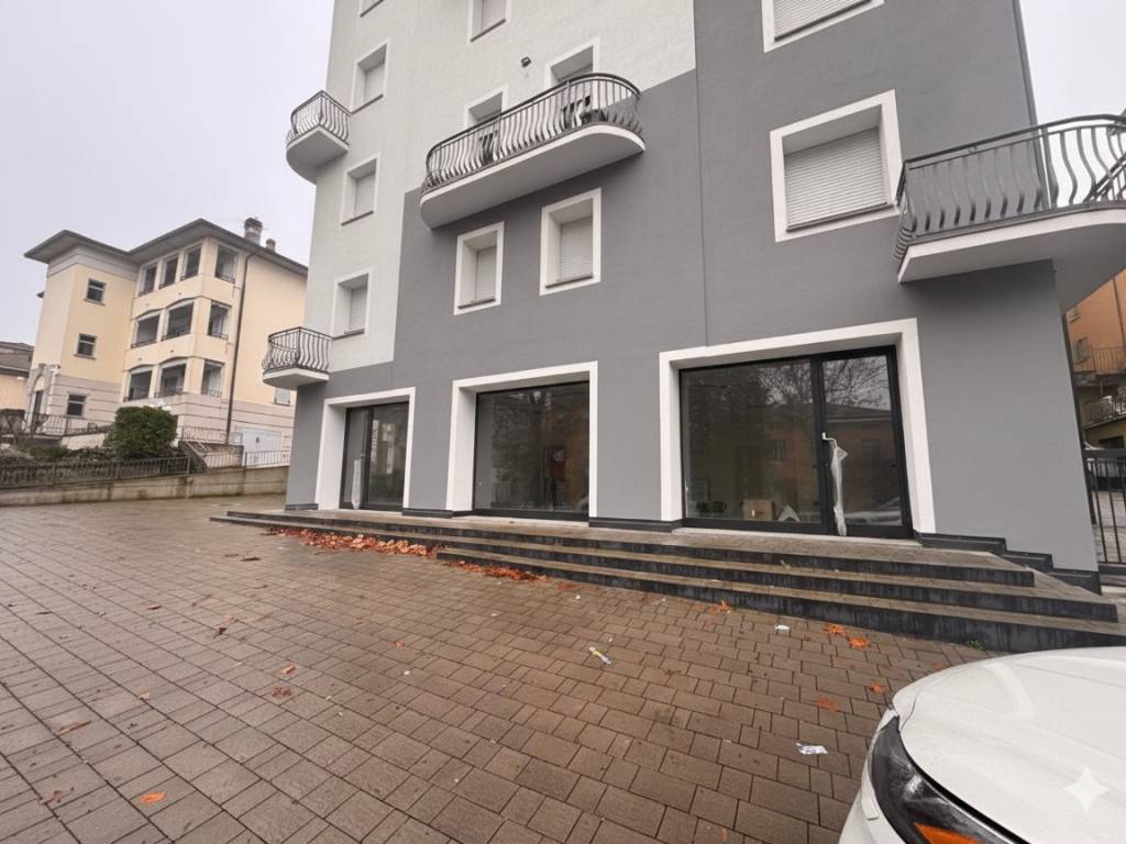 negozio in vendita a Fornovo di Taro in zona Piazza