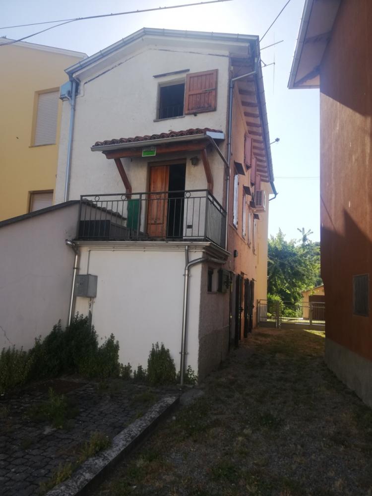 appartamento in vendita a Fornovo di Taro in zona Piantonia