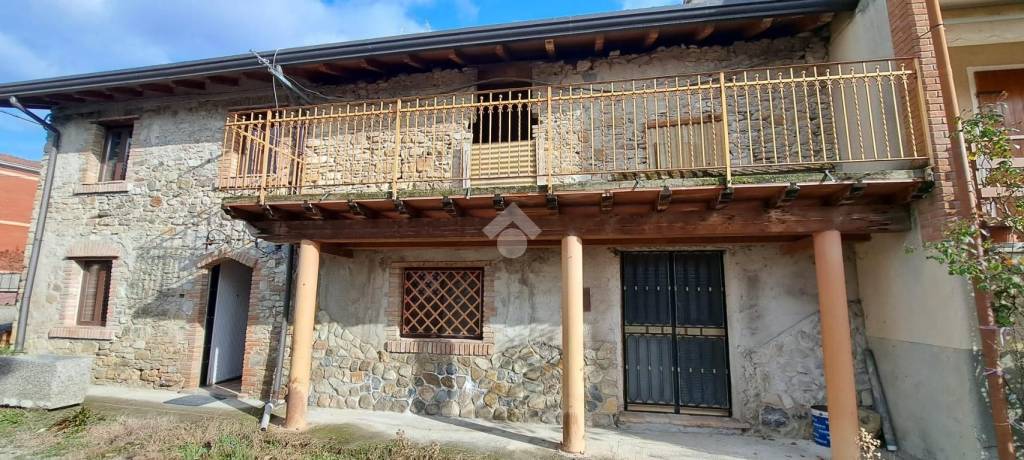 casa indipendente in vendita a Fornovo di Taro in zona Respiccio