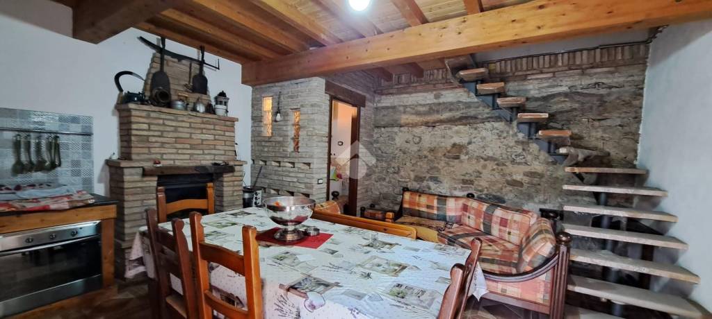 casa indipendente in vendita a Fornovo di Taro in zona Respiccio