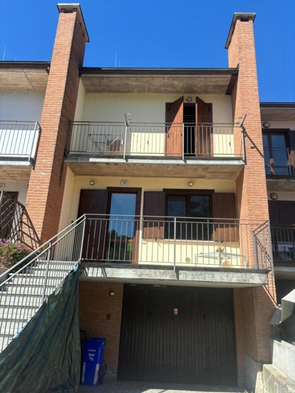 casa indipendente in vendita a Fornovo di Taro in zona Sivizzano