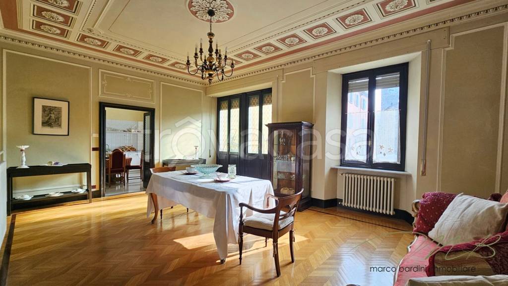 appartamento in vendita a Fornovo di Taro in zona Piazza