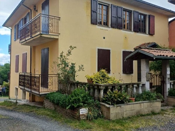 casa indipendente in vendita a Fornovo di Taro in zona Case Stefanini
