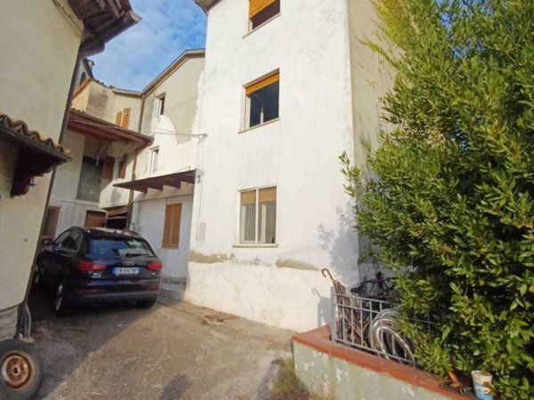casa indipendente in vendita a Fornovo di Taro in zona Sivizzano