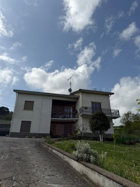 casa indipendente in vendita a Fornovo di Taro in zona Piantonia