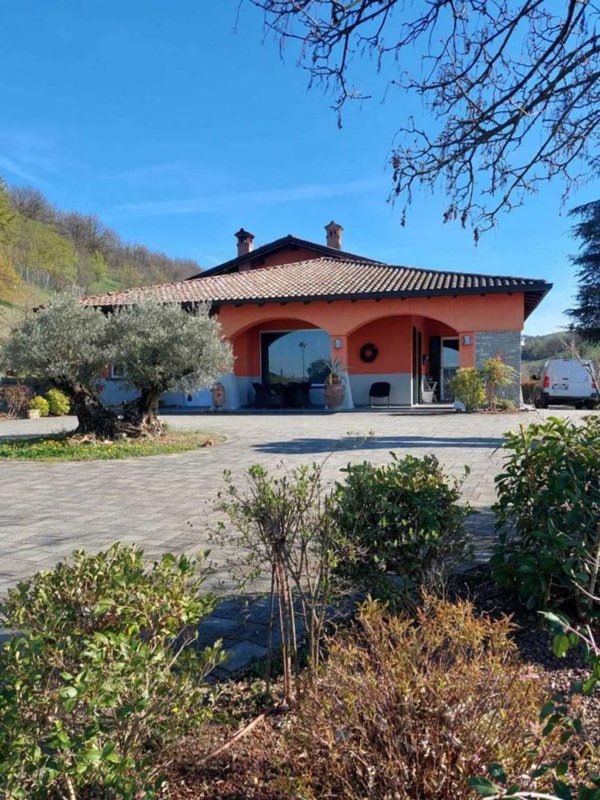 casa indipendente in vendita a Fornovo di Taro