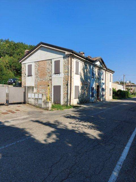 appartamento in vendita a Fornovo di Taro in zona Sivizzano