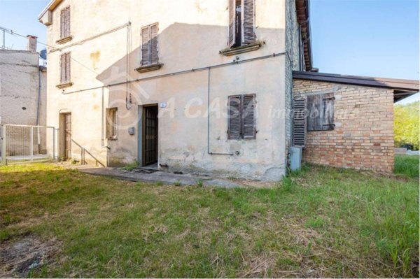 casa indipendente in vendita a Fornovo di Taro in zona Sivizzano