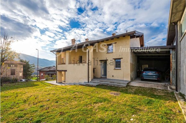 casa indipendente in vendita a Fornovo di Taro in zona Respiccio