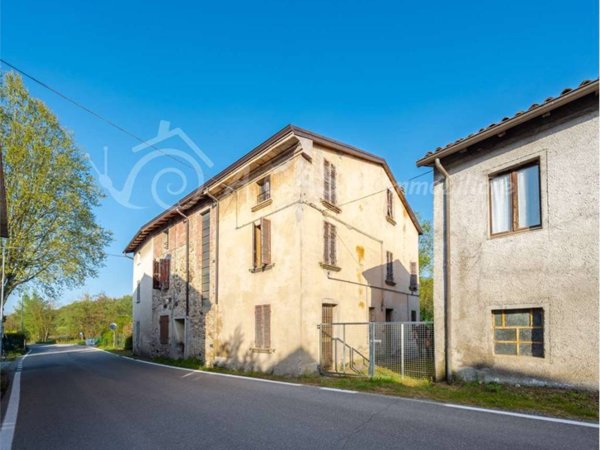 casa indipendente in vendita a Fornovo di Taro in zona Sivizzano