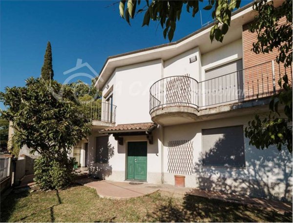 casa indipendente in vendita a Fornovo di Taro in zona Provinciali