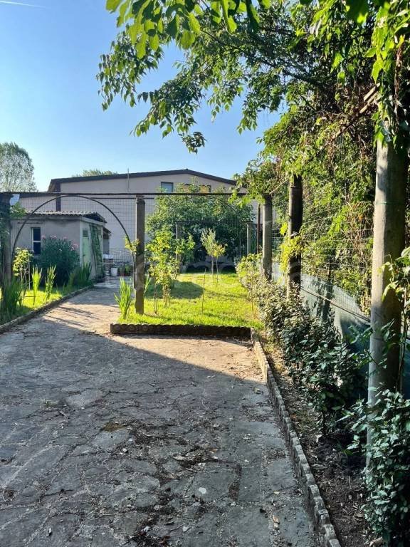 casa indipendente in vendita a Fornovo di Taro