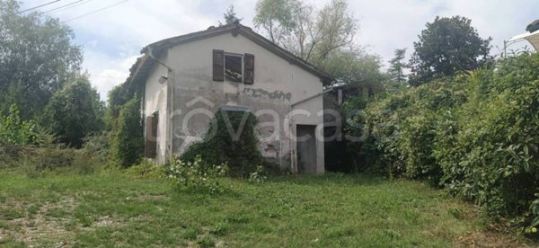 casa indipendente in vendita a Langhirano in zona Tordenaso