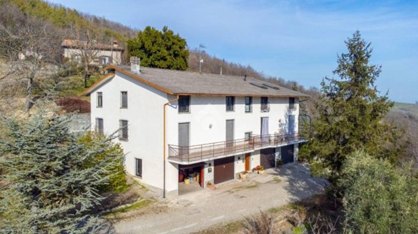 casa indipendente in vendita a Langhirano in zona Valle di Castrignano