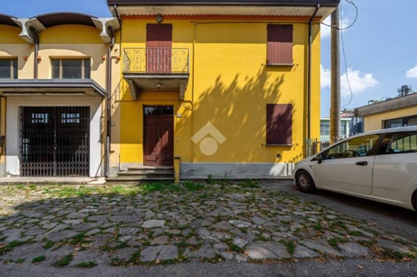 casa indipendente in vendita a Langhirano in zona Pilastro