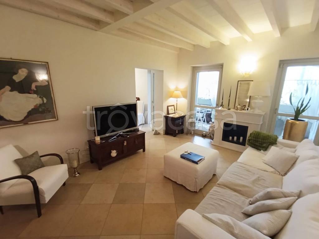 appartamento in vendita a Langhirano in zona Torrechiara