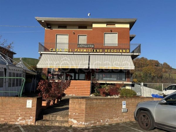 casa indipendente in vendita a Langhirano in zona Torrechiara
