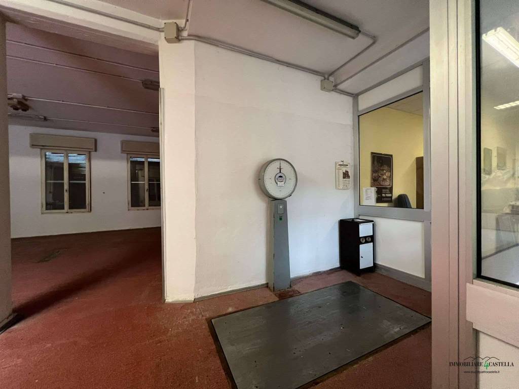 negozio in vendita a Langhirano