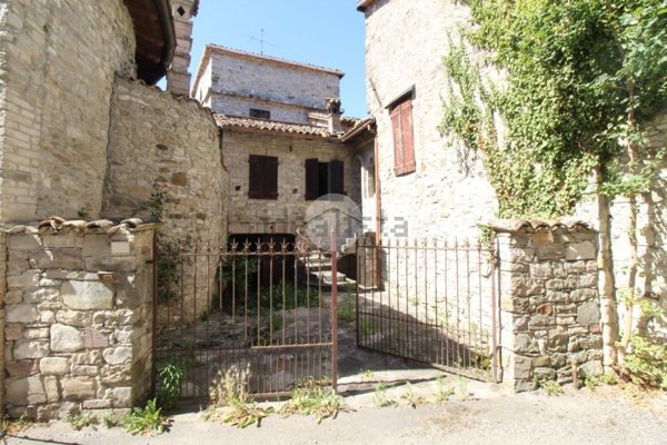 quadrivano in vendita a Langhirano in zona Manzano