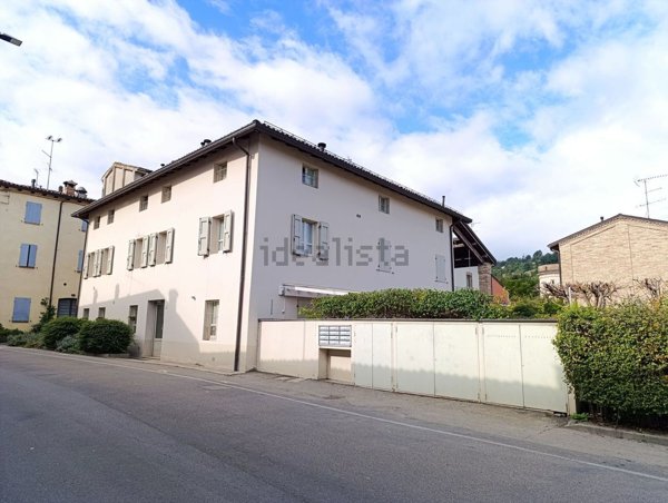 appartamento in vendita a Langhirano in zona Torrechiara