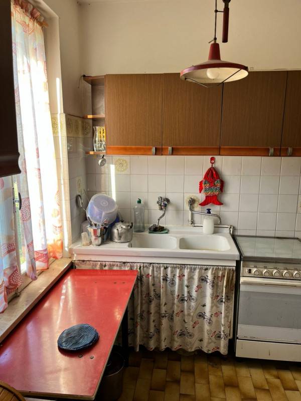 casa indipendente in vendita a Langhirano in zona Cozzano