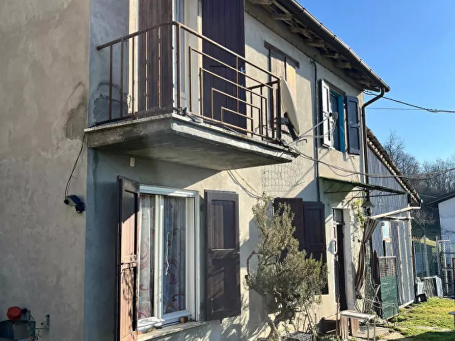 casa indipendente in vendita a Langhirano in zona Cozzano