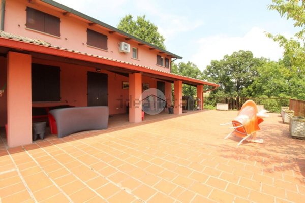 casa indipendente in vendita a Langhirano in zona Casatico