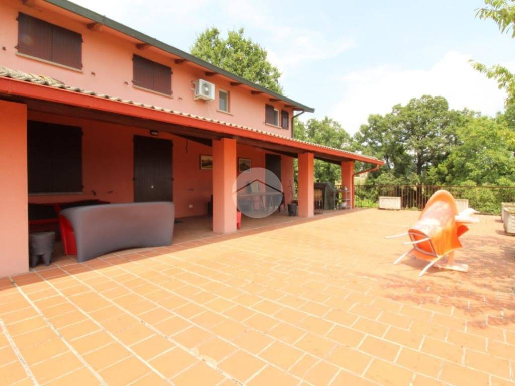 casa indipendente in vendita a Langhirano in zona Casatico