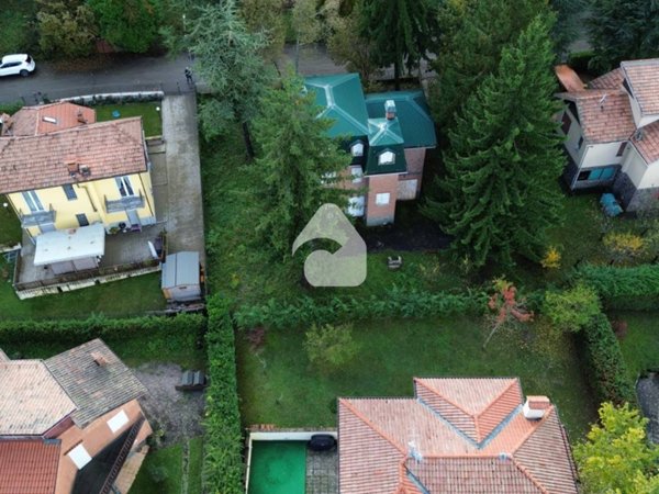casa indipendente in vendita a Langhirano in zona Cozzano