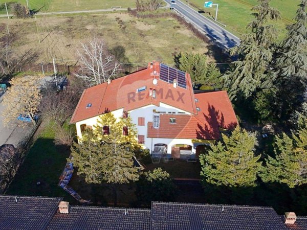 casa indipendente in vendita a Langhirano in zona Torrechiara