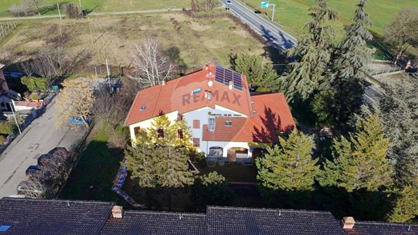 casa indipendente in vendita a Langhirano in zona Torrechiara