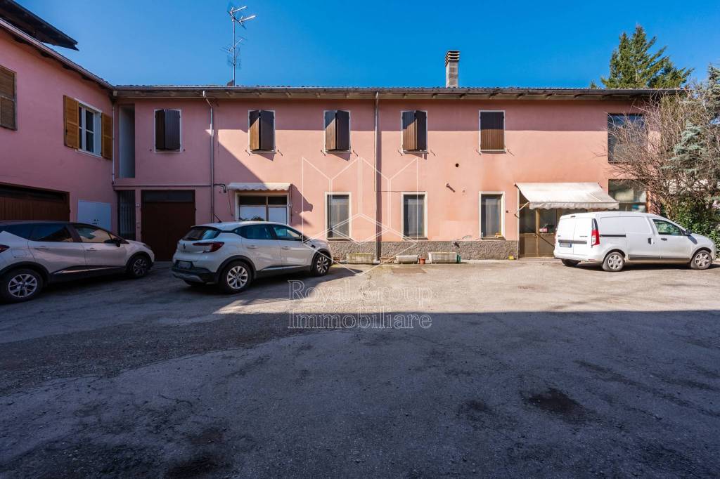 appartamento in vendita a Langhirano