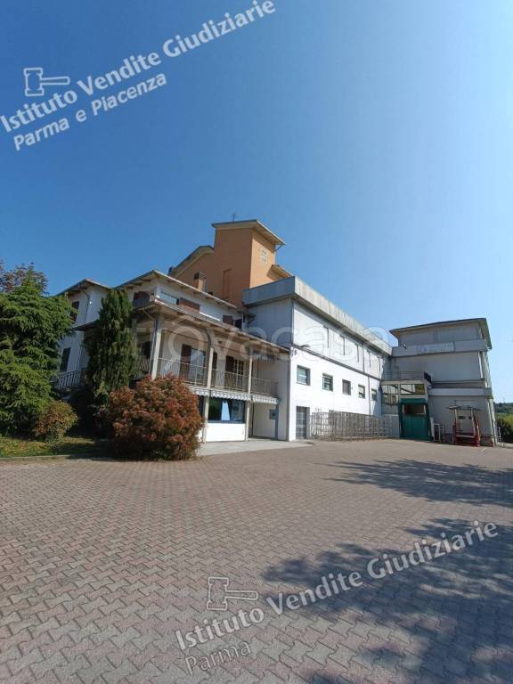 appartamento in vendita a Langhirano in zona Cascinapiano