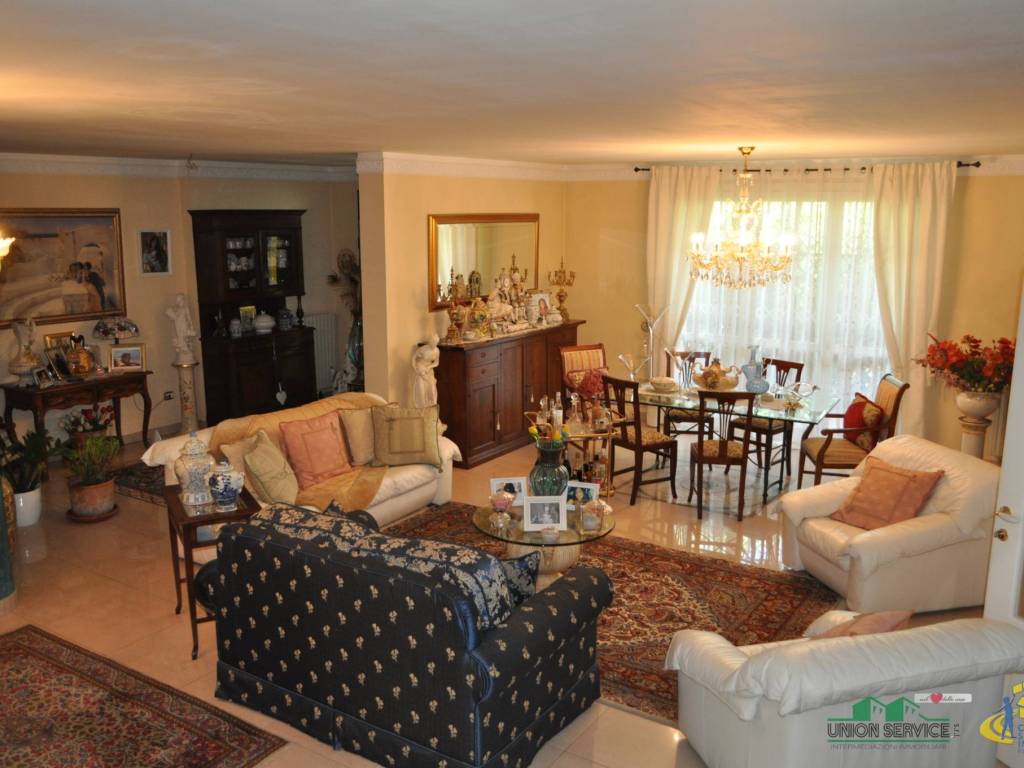 casa indipendente in vendita a Langhirano in zona Pilastro