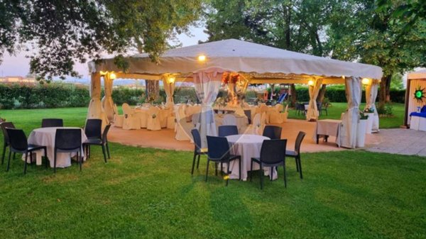villa in vendita a Langhirano in zona Torrechiara