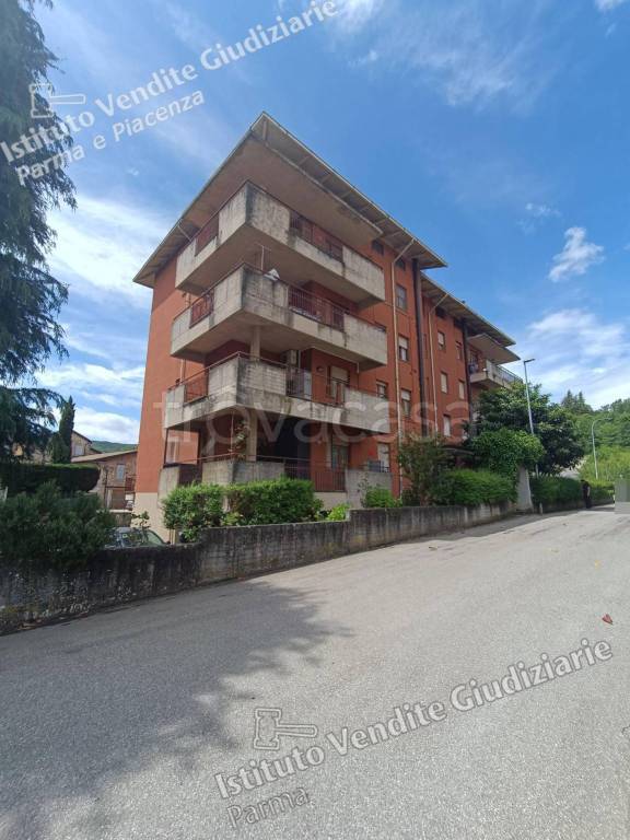 appartamento in vendita a Langhirano