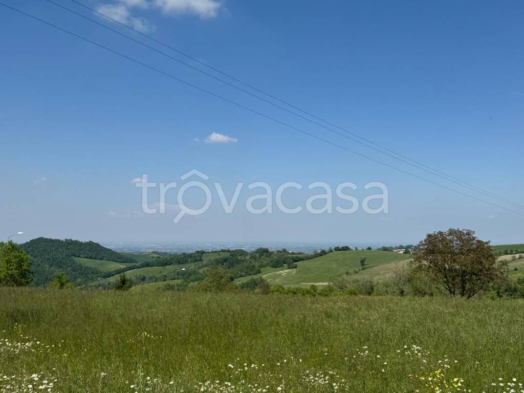casa indipendente in vendita a Langhirano in zona Tordenaso