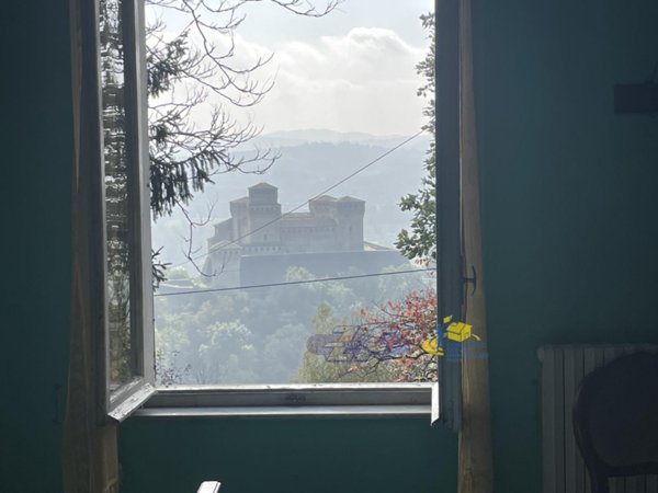 casa indipendente in vendita a Langhirano in zona Torrechiara