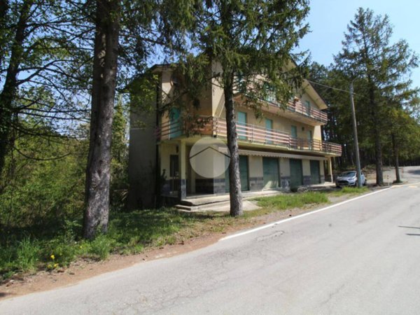 appartamento in vendita a Langhirano in zona Villaggio Pineta