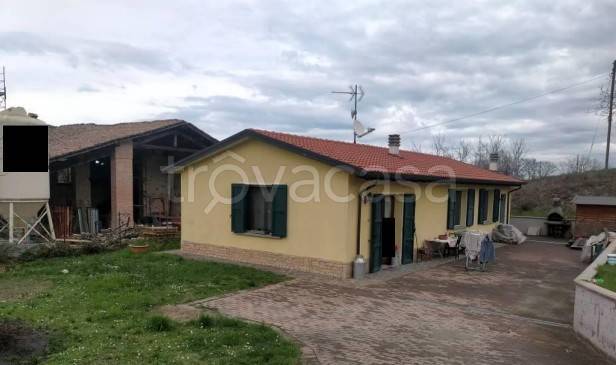 casa indipendente in vendita a Langhirano in zona Tordenaso